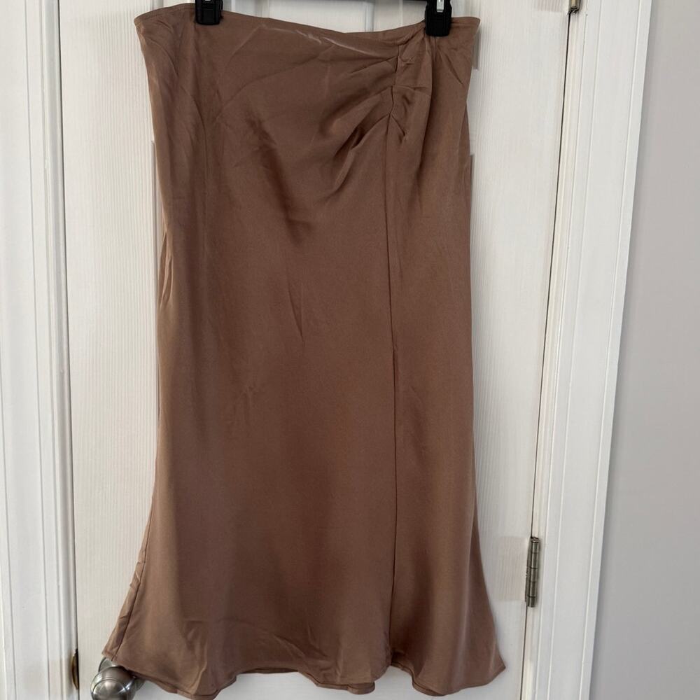STATUS by CHENAULT NWT | mushroom taupe satin pull-on midi skirt | size large